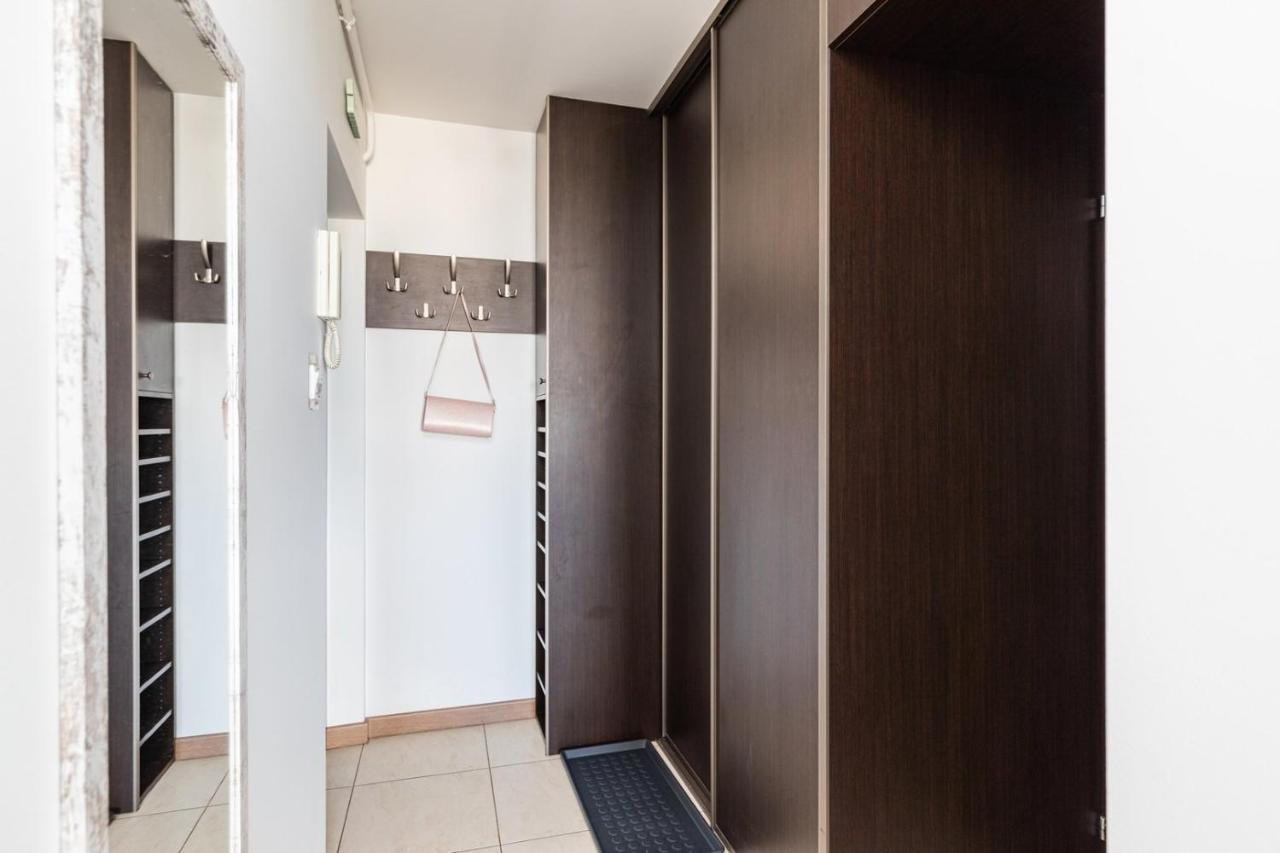 Superapart Saska 48A, Sleek 6Th-Floor Studio With Balcony & Elevator Access Warsaw Exterior photo